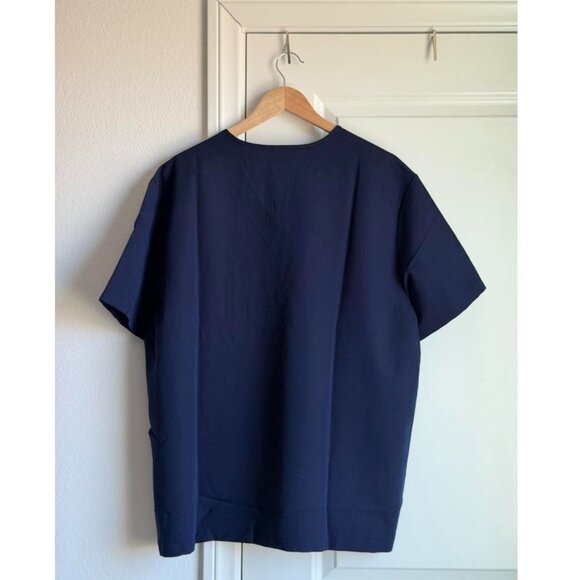 Figs Leon Three-Pocket Scrub Top in Black, Size X-Large - Picture 9 of 9